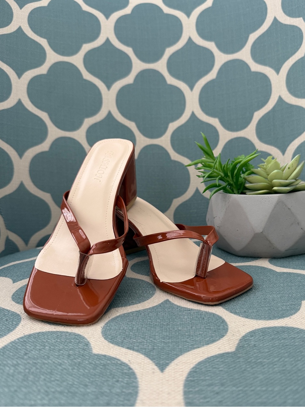 NWOT Brown Mid-Heel Thong Sandals